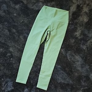 NWOT Born Primitive Scrunch Butt Leggings